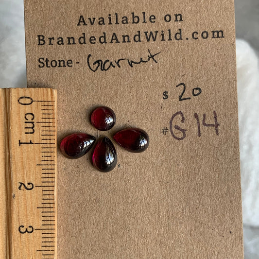 Garnet Cabochon - G14