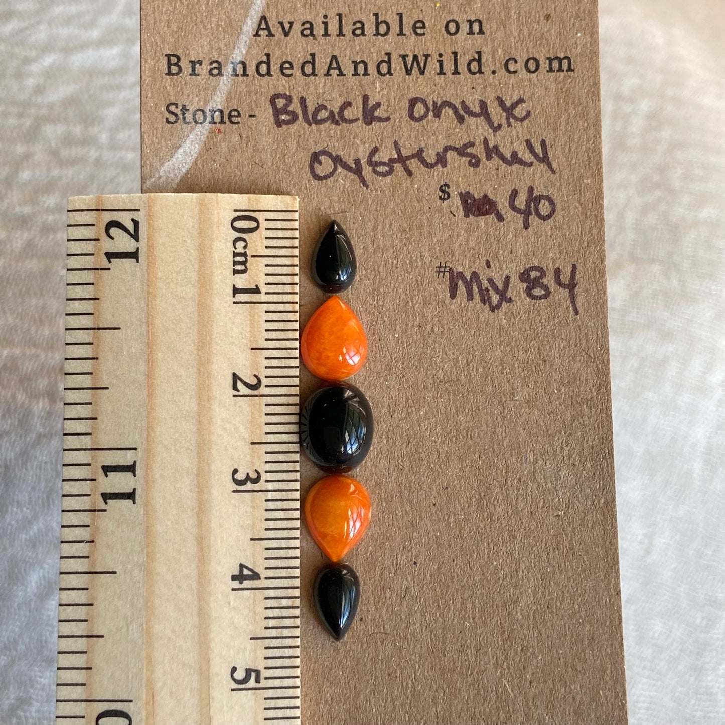 Black Onyx /Oystershell Cabochon - MIX84