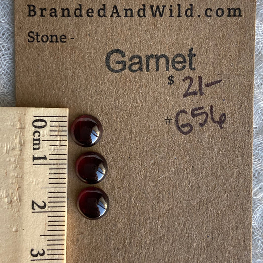 Garnet Cabochon - G56