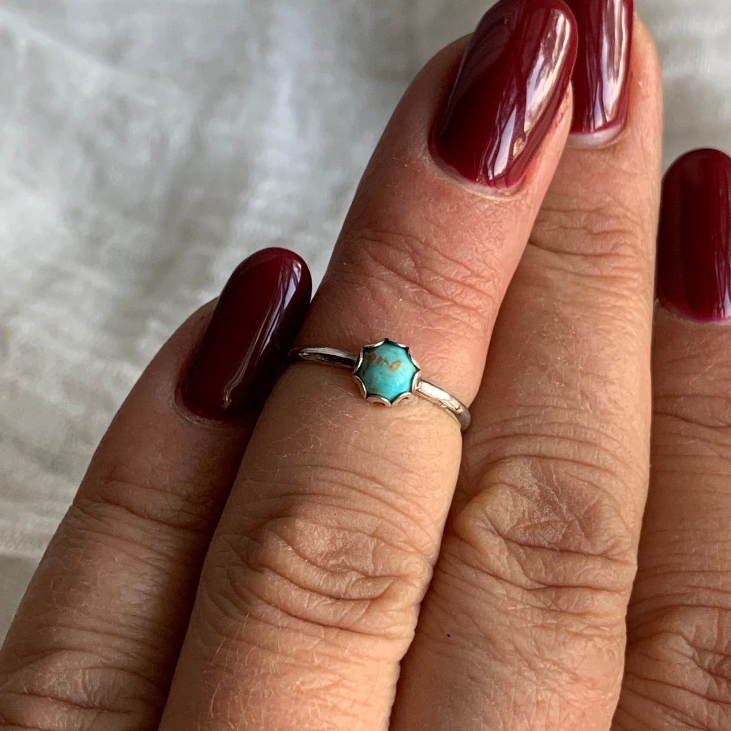 Sterling Silver Ring - R16  Size - 4.5