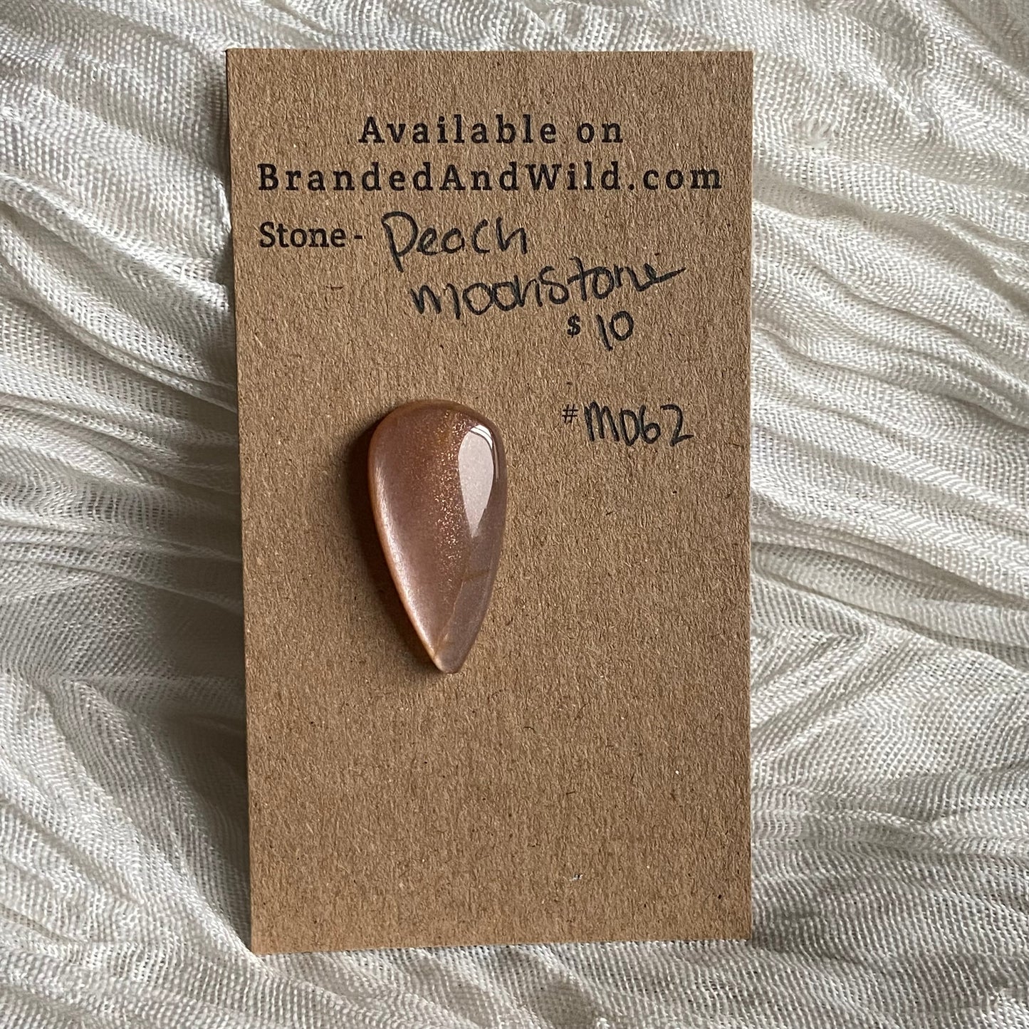 Peach Moonstone Cabochon - M062 5E7D6CE0-0541-4822-BBD8-26E1C15346DB Brandedandwild.com