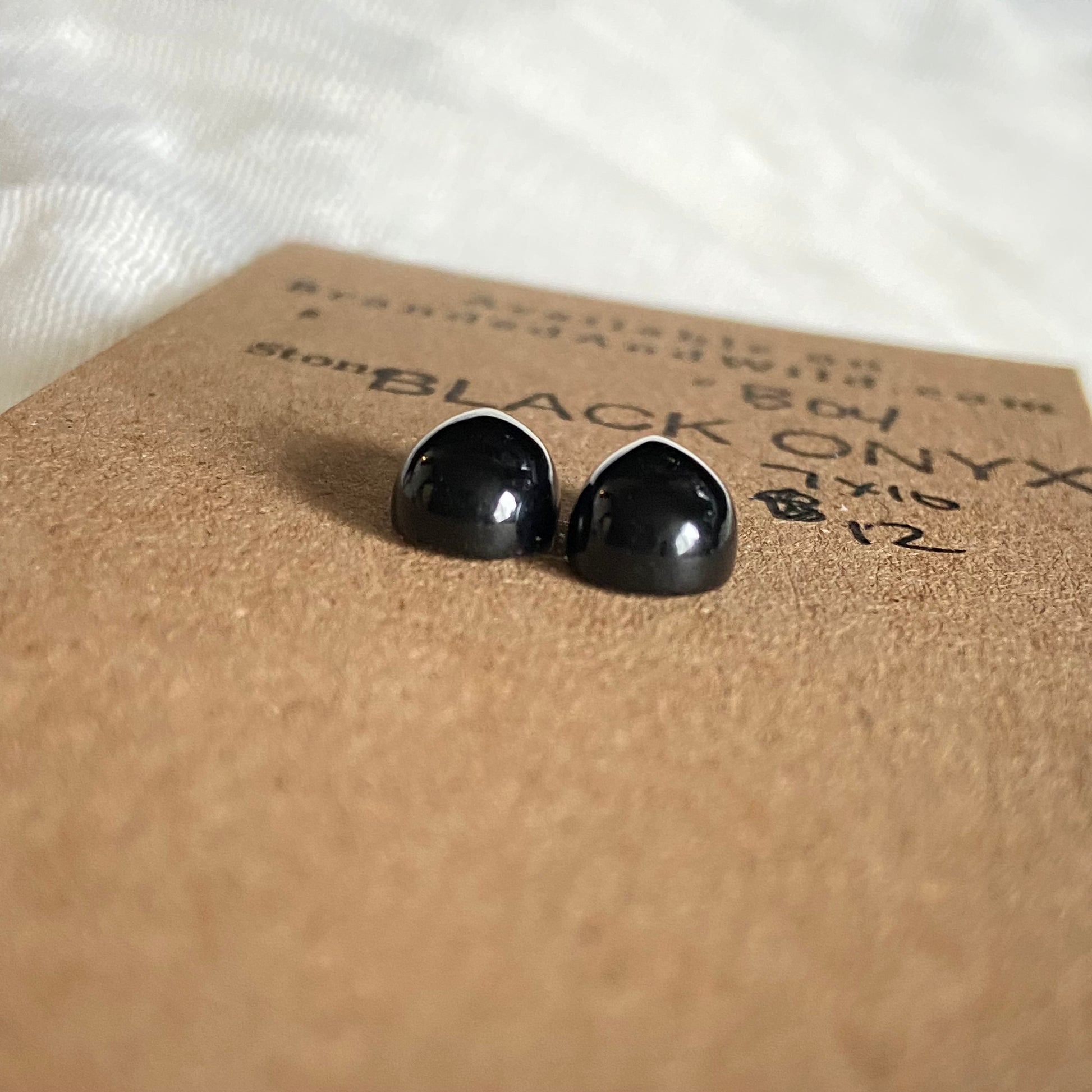 Black Onyx - Cabochon - B004 5FE0930D-A1FE-4ABB-89F7-FC6EC65CE187 Brandedandwild.com