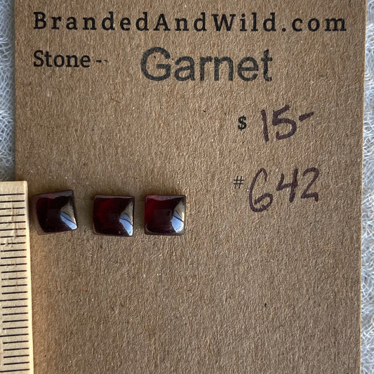 Garnet Cabochon - G42