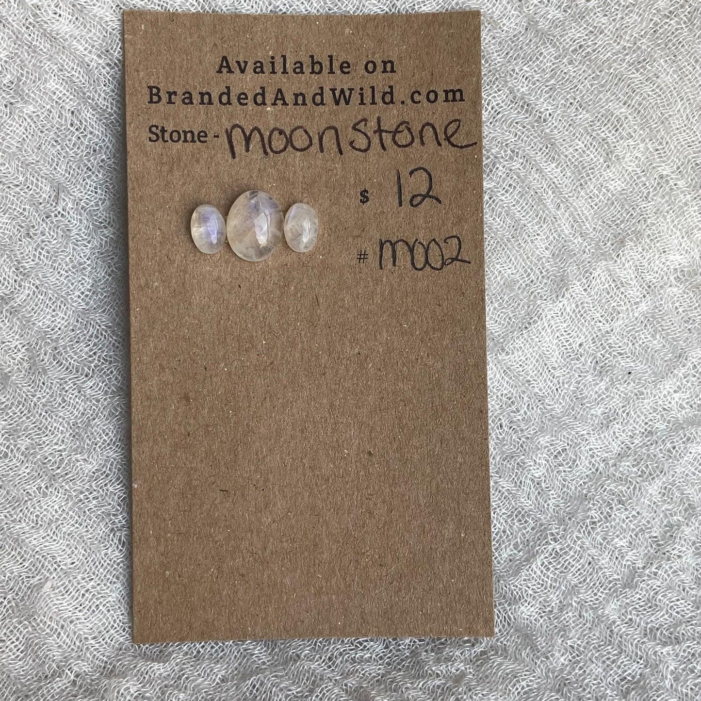 Moonstone cabochon - M002