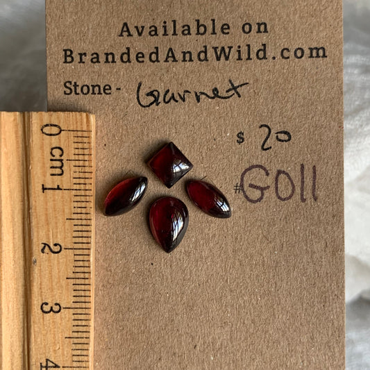 Garnet Cabochon - G011