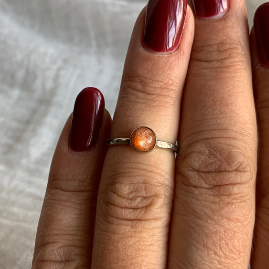 Sterling Silver Ring - R19  Size - 5