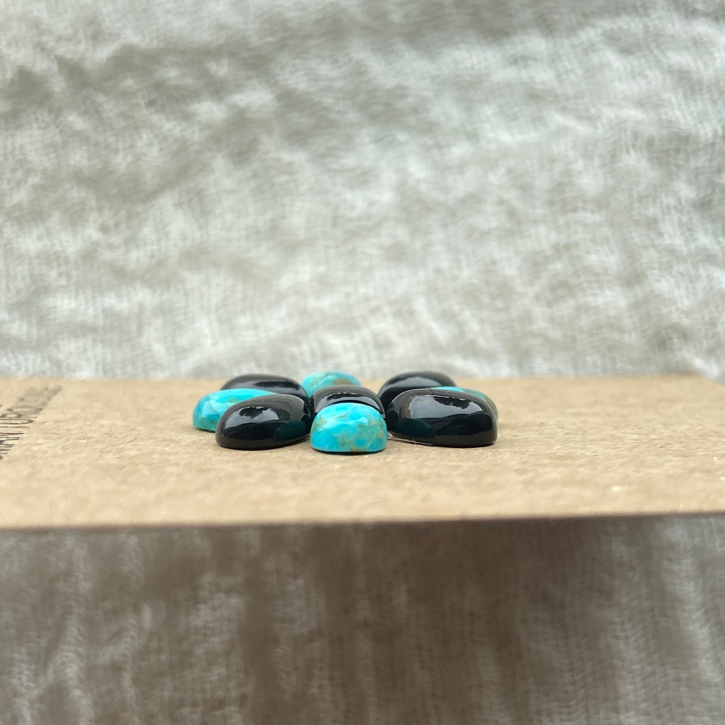 Kingman / Black Onyx Cabochon - Mix99