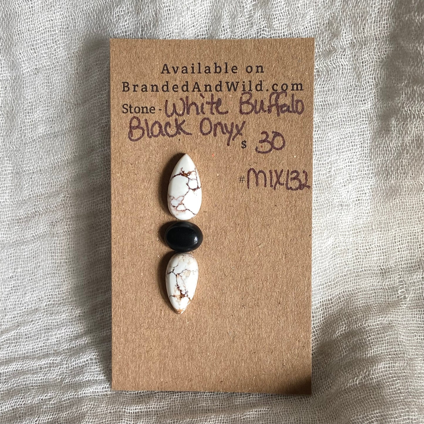 White Buffalo / Black Onyx Cabochon - MIX132