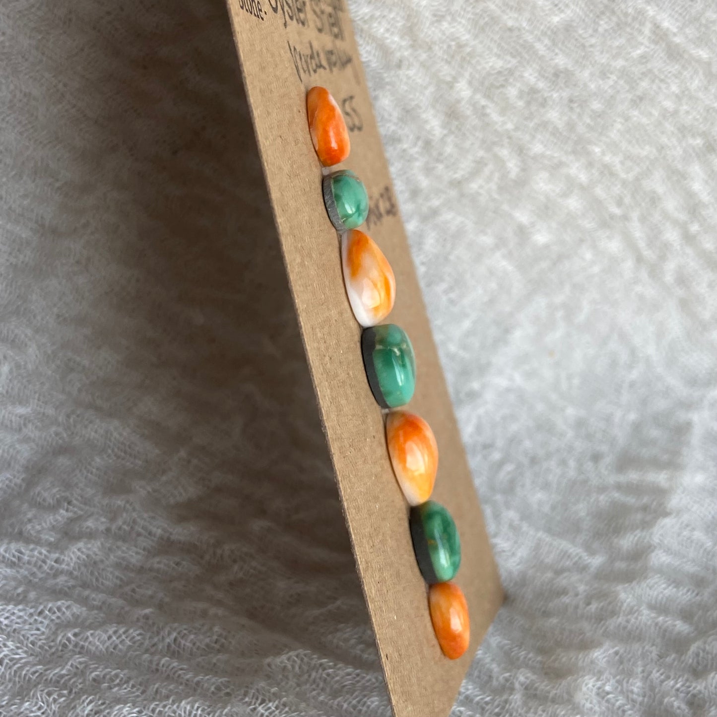 Verde Valley / Oyster Shell Cabochon - Mix28