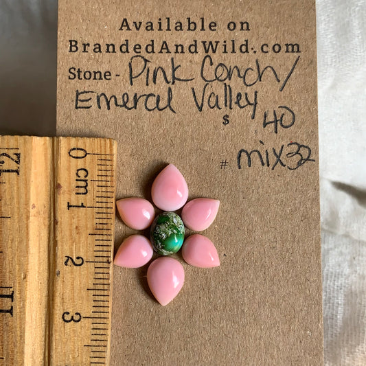 Emerald Valley / Pink Conch Cabochon - Mix32