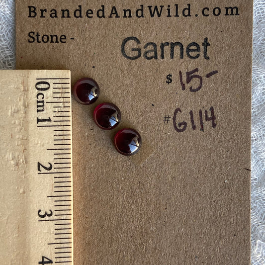 Garnet Cabochon - G114