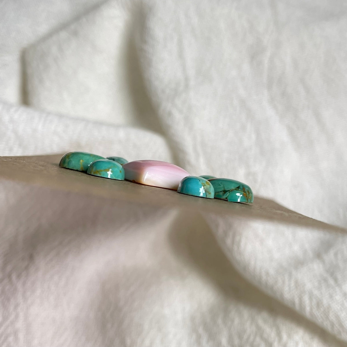 Pink Conch / Kingman Turquoise Cabochon - PK64