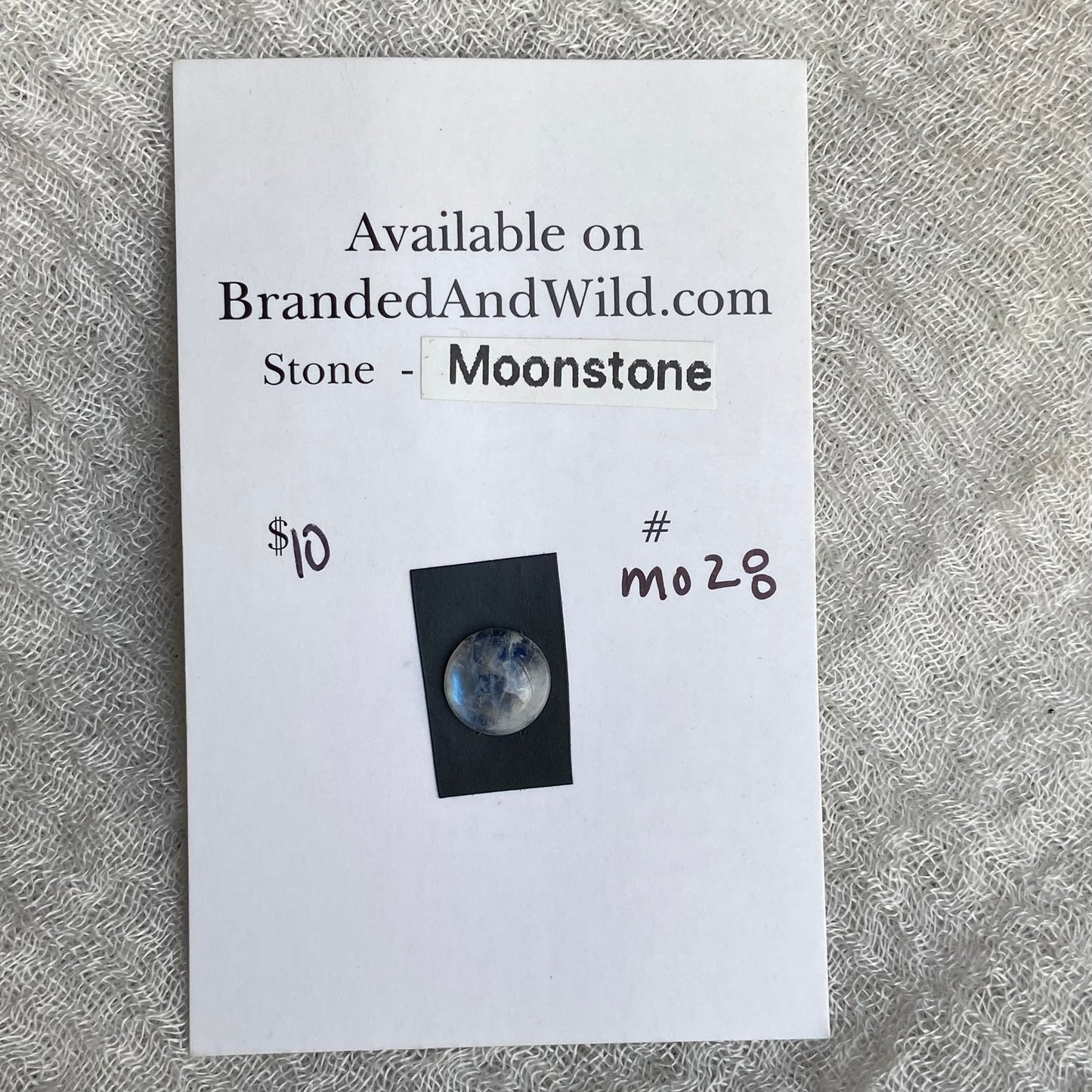 Moonstone cabochon - M028