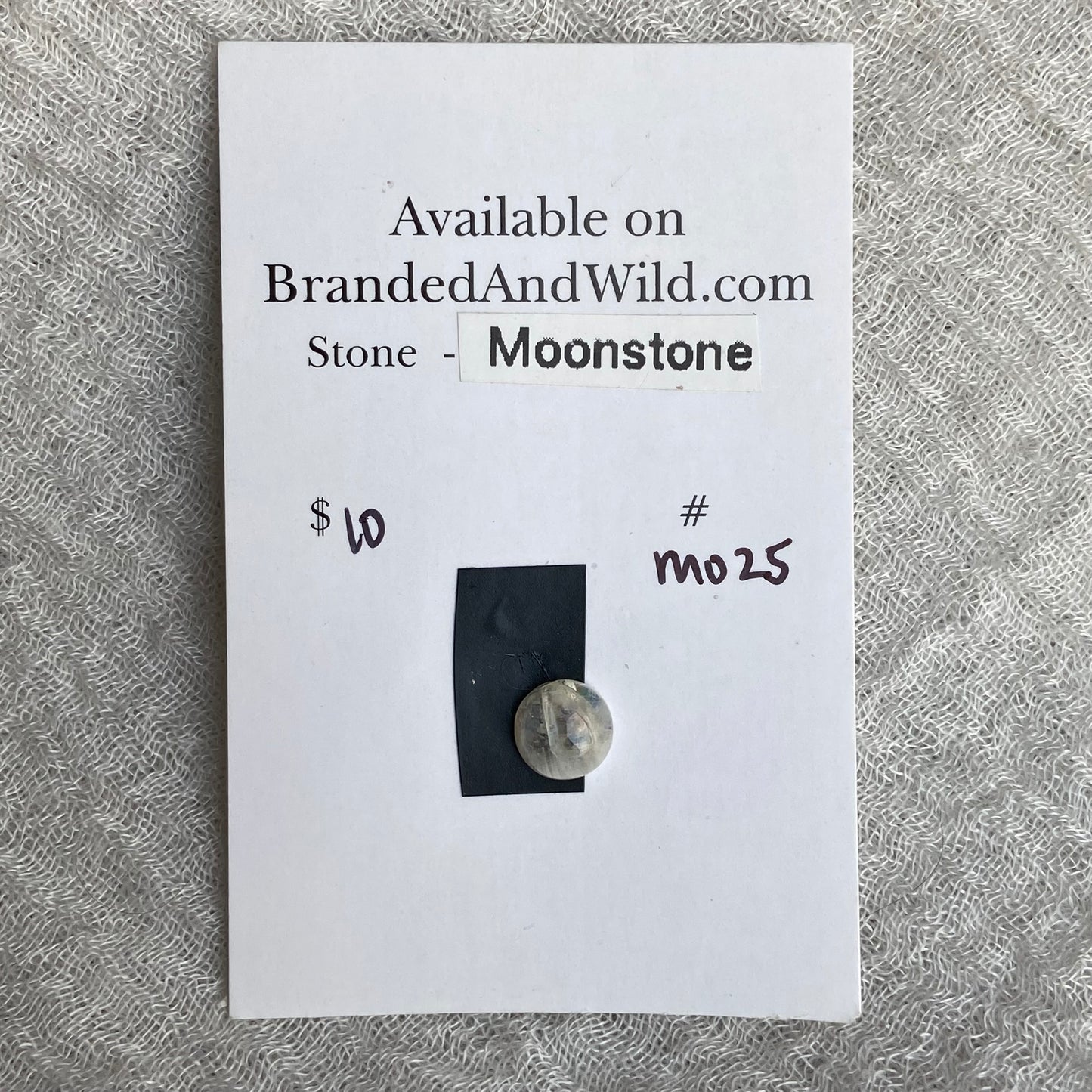 Moonstone cabochon - M025