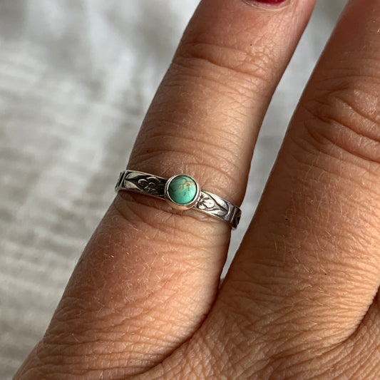 Sterling Silver Ring - R10  Size - 4.5