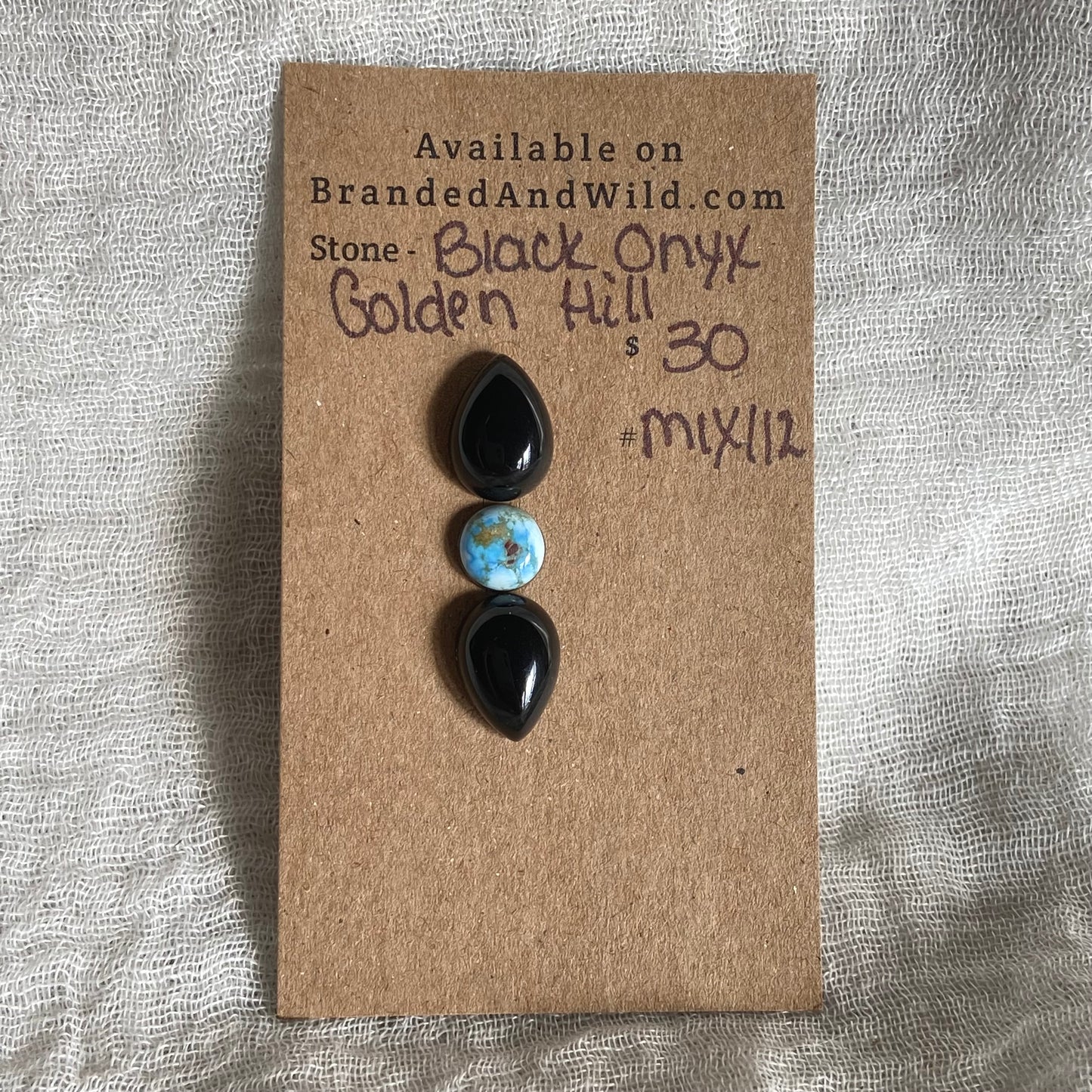 Golden Hill / Black Onyx Cabochon - MIX112