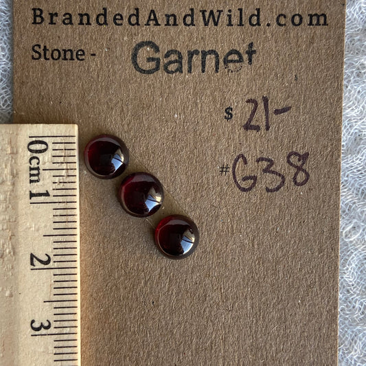 Garnet Cabochon - G38