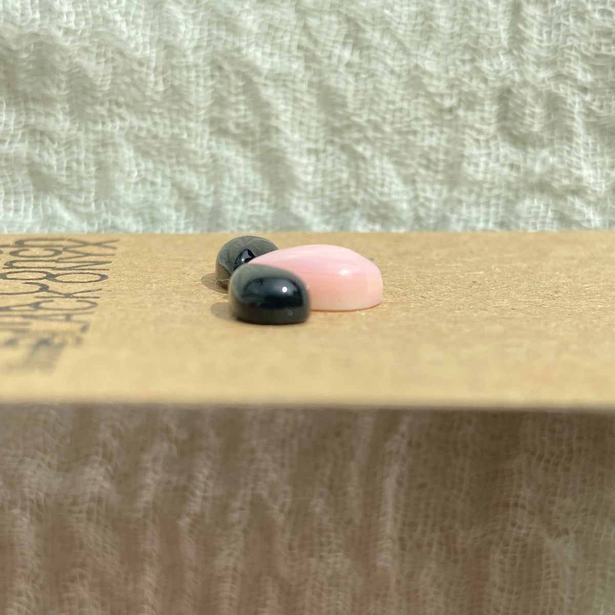 Black Onyx /  Pink Conch Cabochon - Mix161