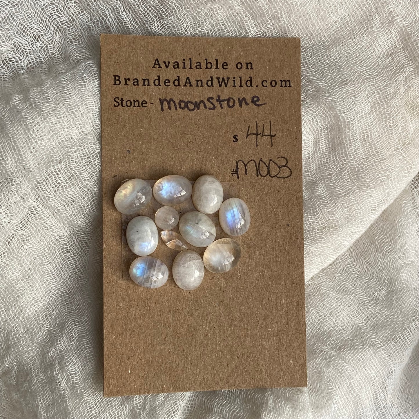 Moonstone cabochon - M003