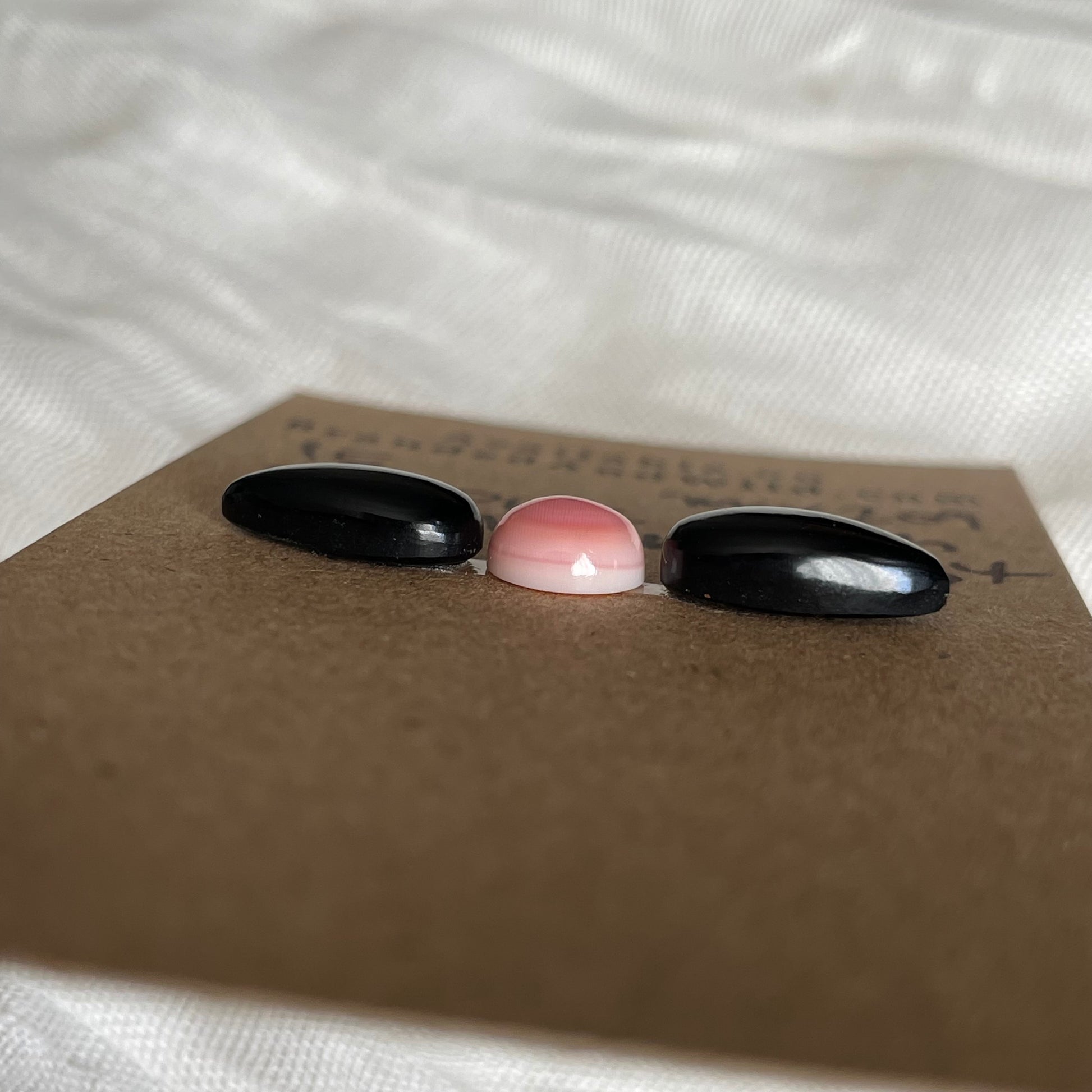 Black Onyx / Pink Conch Cabochon - MIX209 88624FA4-A25D-4B5A-822C-B9AFAF1C88AA Brandedandwild.com