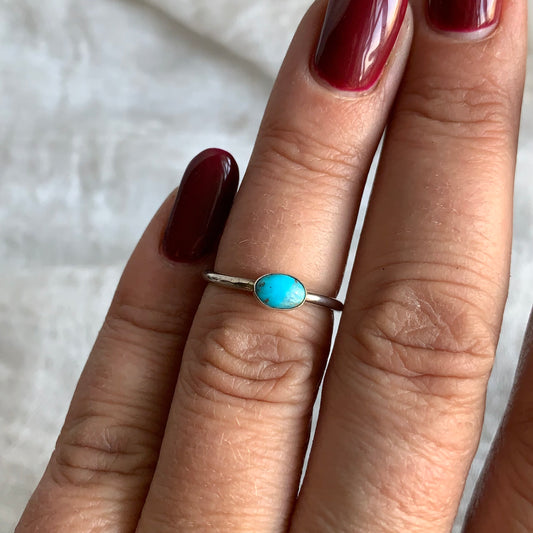 Sterling Silver Ring - R31  Size - 5.5