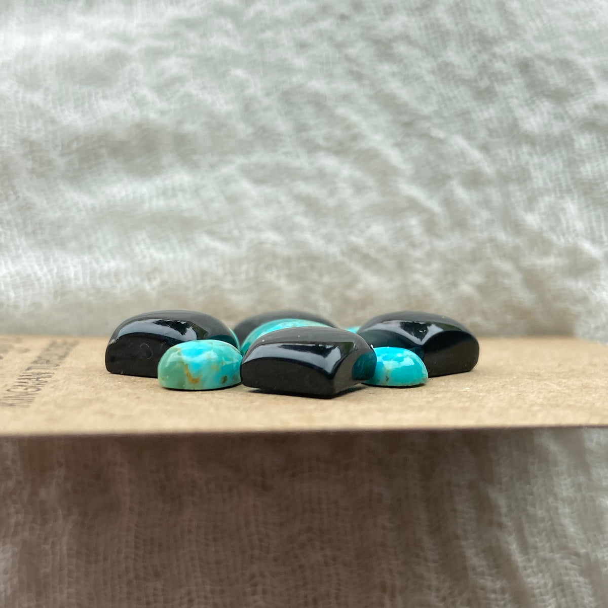 Kingman / Black Onyx Cabochon - Mix111