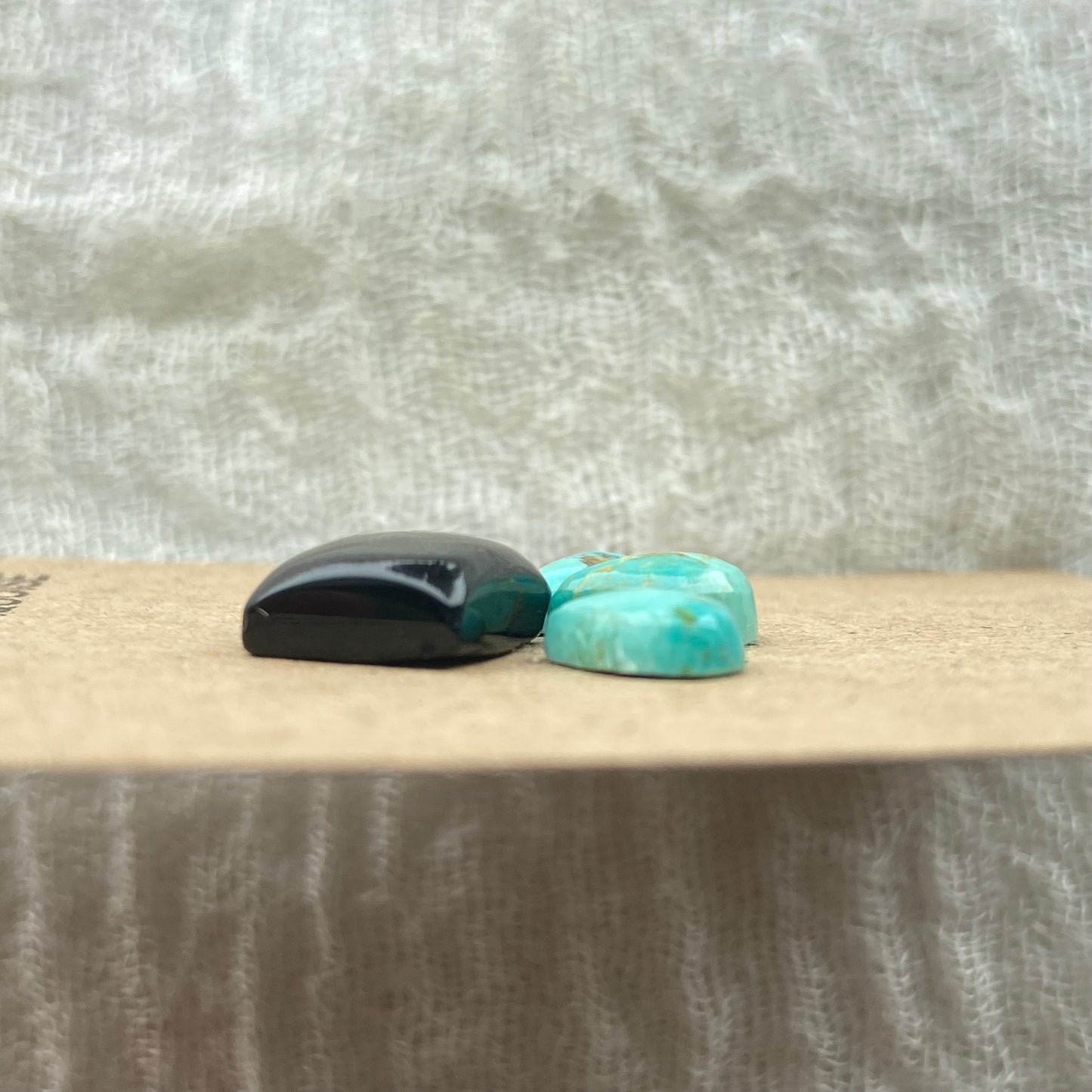 Kingman / Black Onyx Cabochon - MIX64