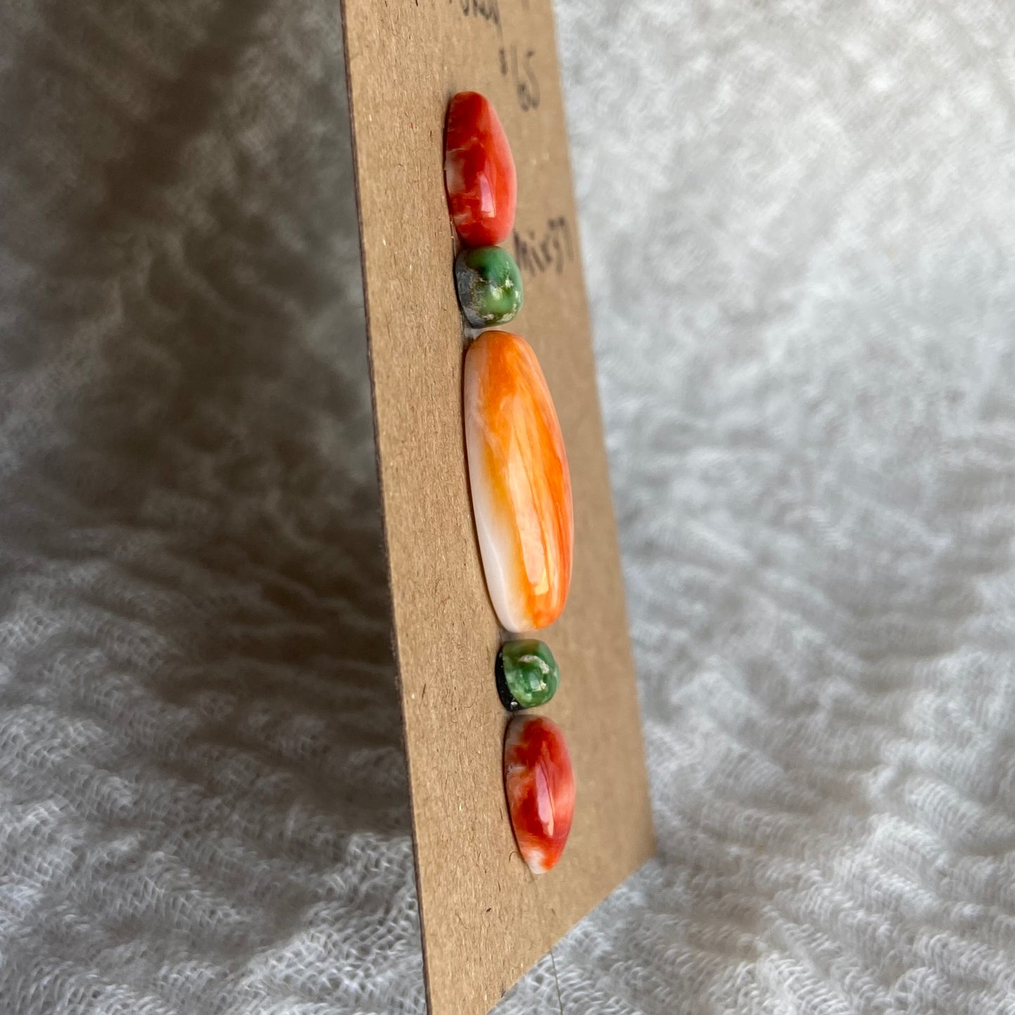 Verde Valley / Oyster Shell Cabochon - Mix37