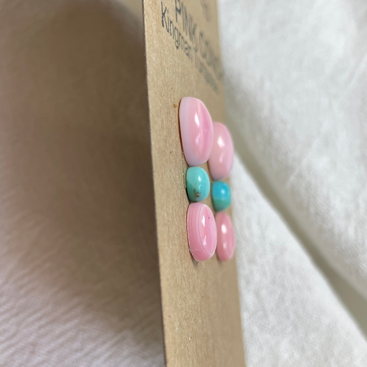 Pink Conch / Kingman Turquoise Cabochon - PK13