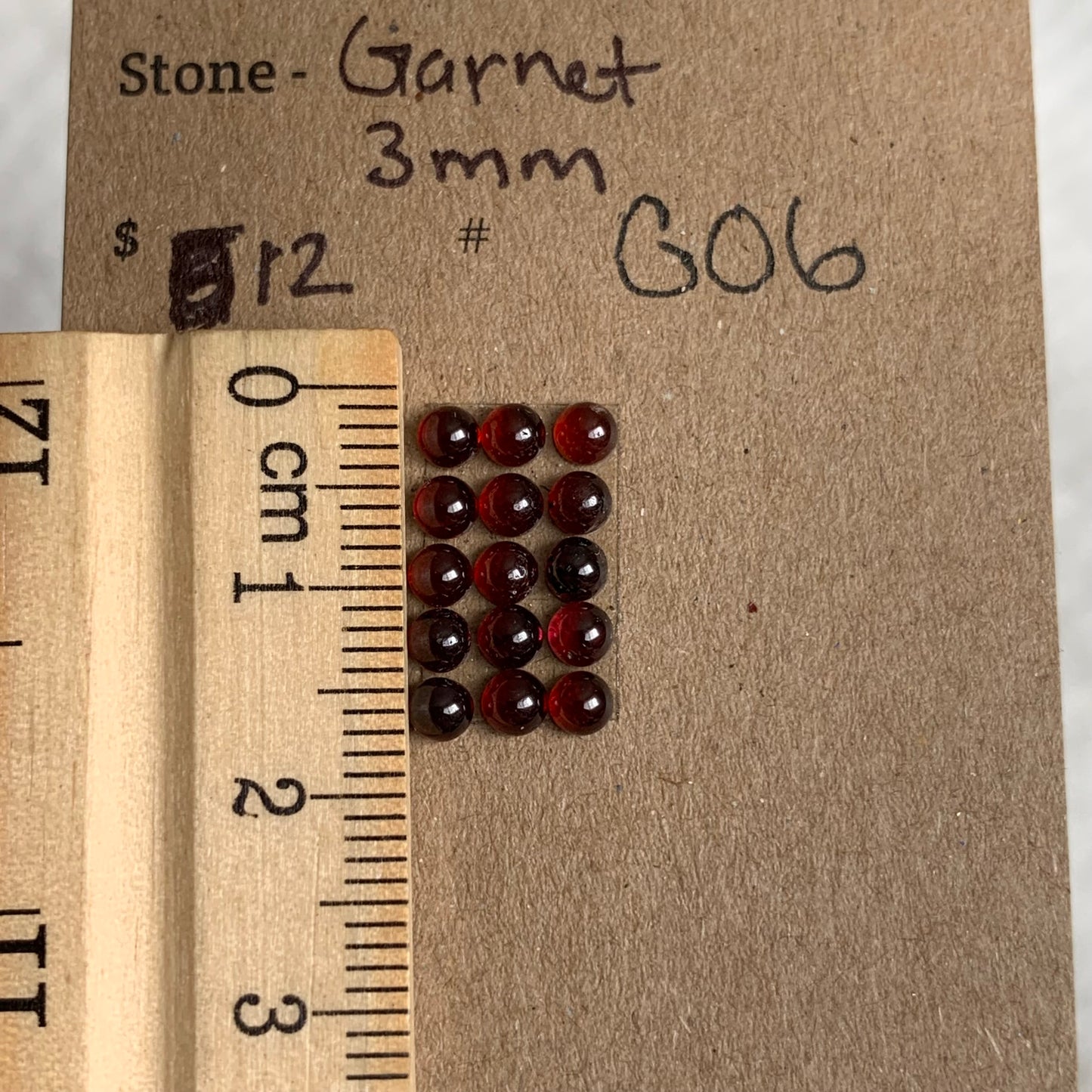 Garnet Cabochon 6mm - G06