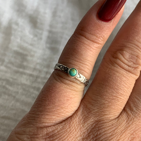 Sterling Silver Ring - R12  Size - 4.5