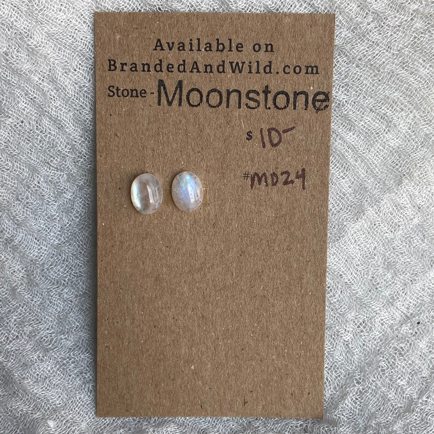 Moonstone cabochon - M024
