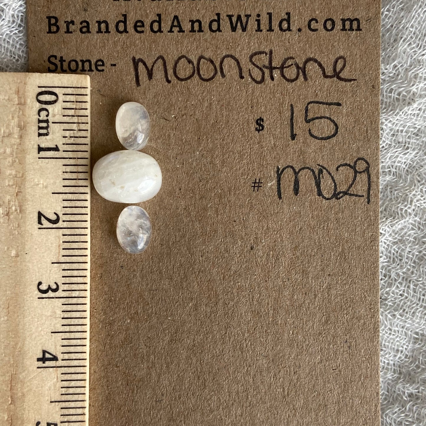 Moonstone cabochon - M029