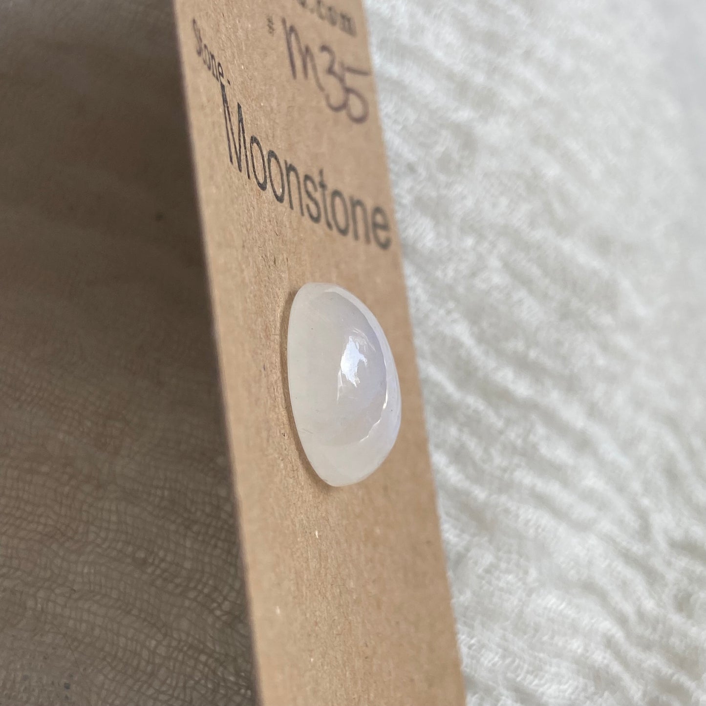 Moonstone Cabochon - M35