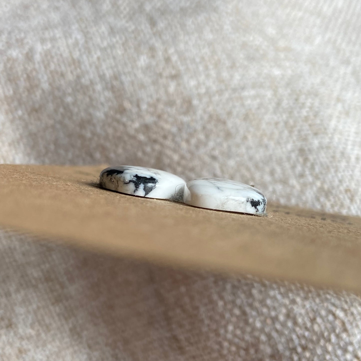 White Buffalo Cabochon - WB22 9643EE45-4C22-486D-B6B3-EB911130370B Brandedandwild.com