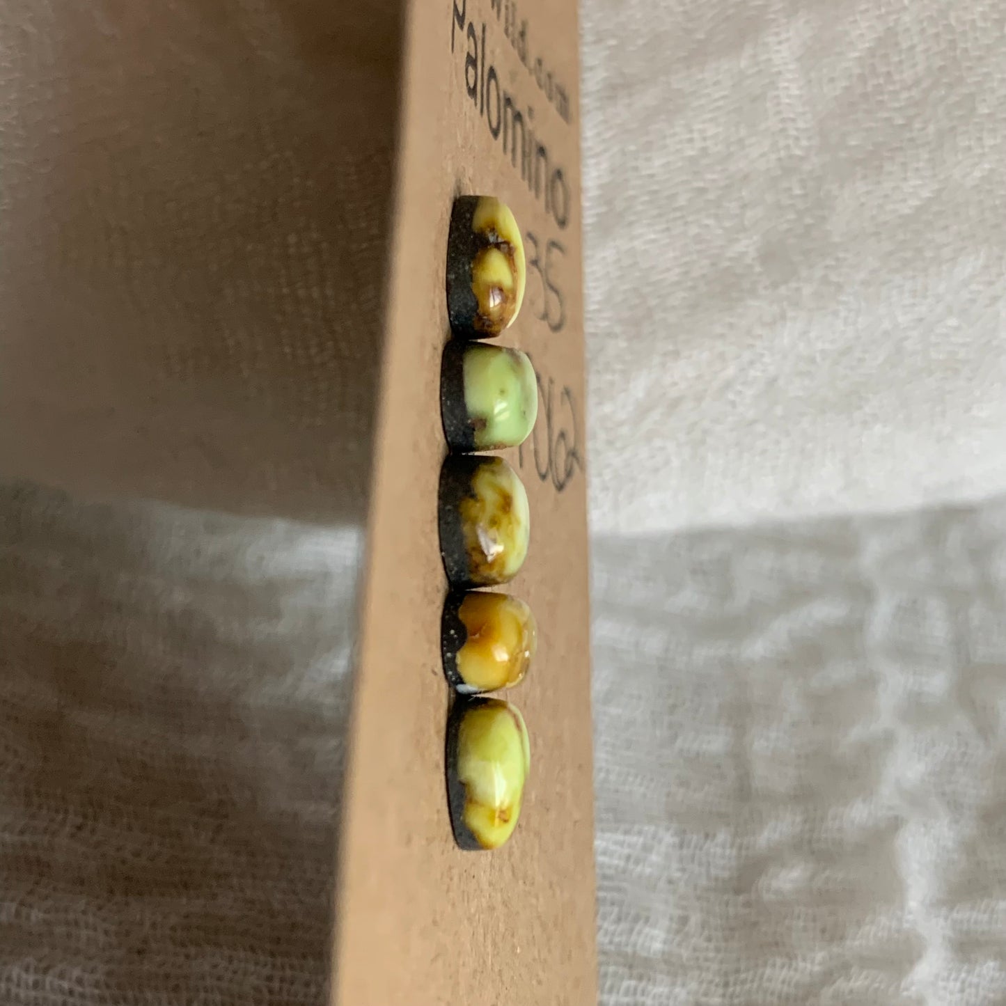 Palomino Cabochon - P062