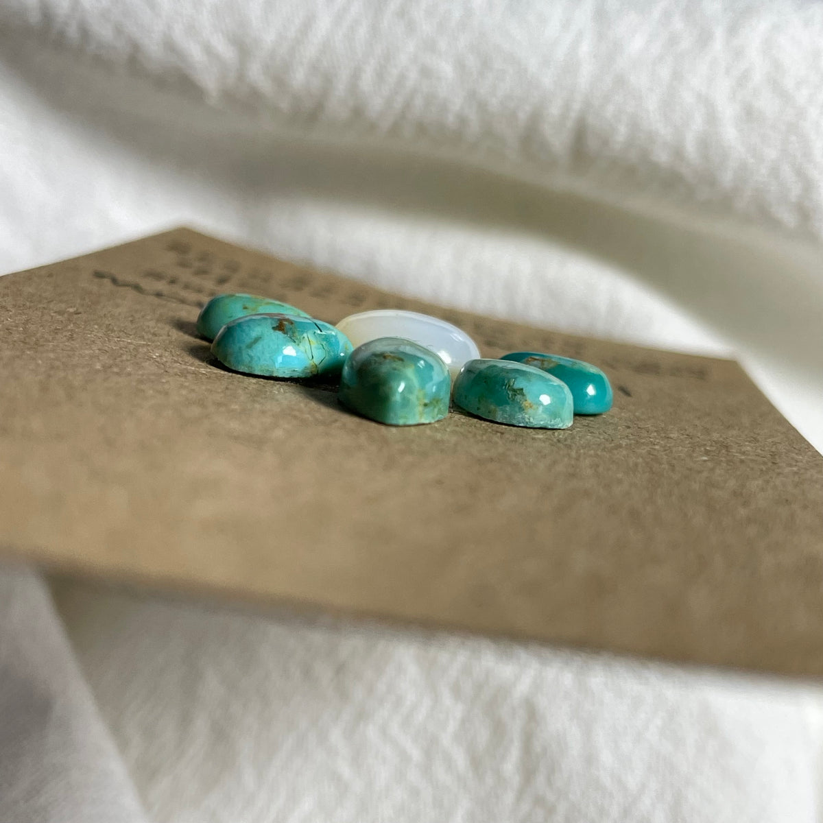 Kingman Turquoise / Mother of Pearl Cabochon - Mix180
