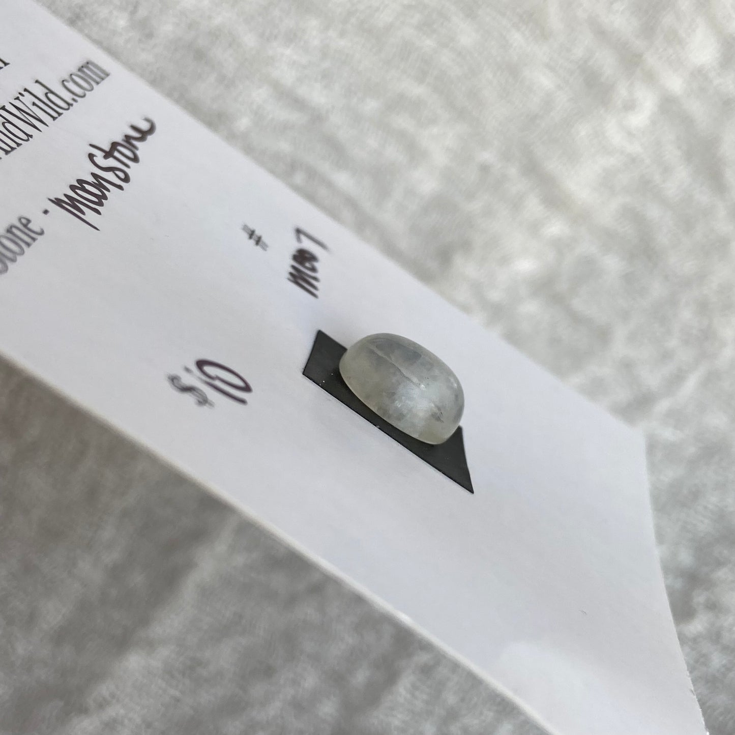 Moonstone cabochon - M007
