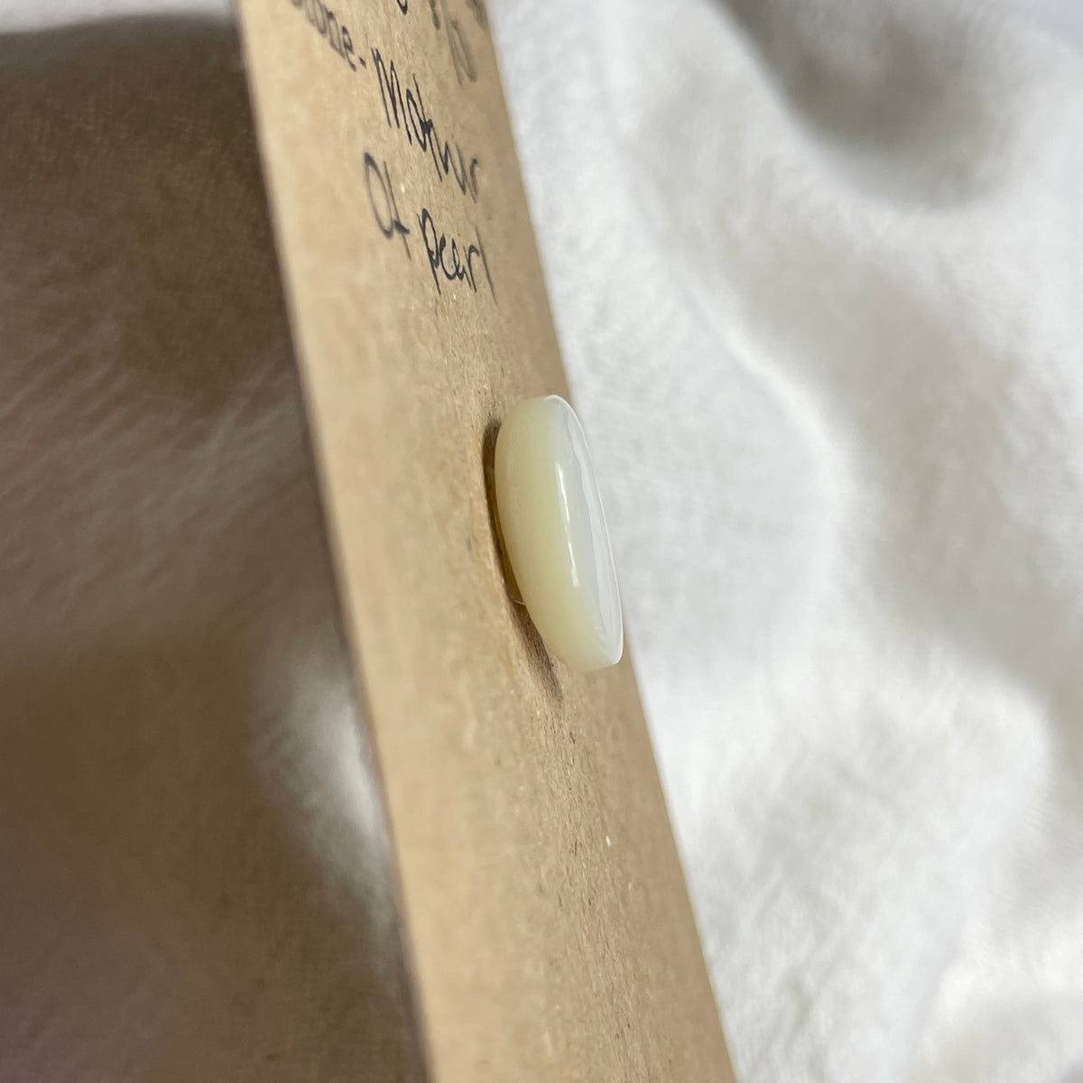 Mother of pearl cabochon - MP06