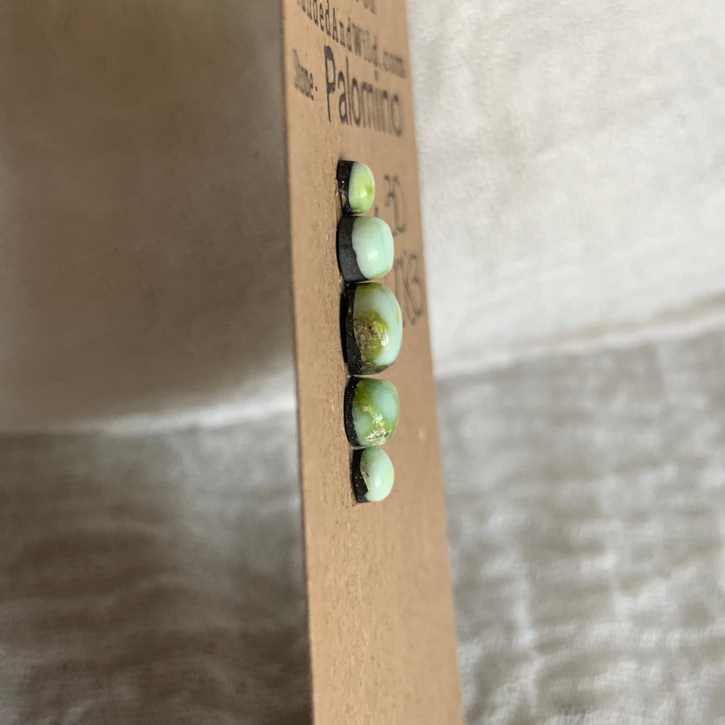 Palomino Cabochon - P083