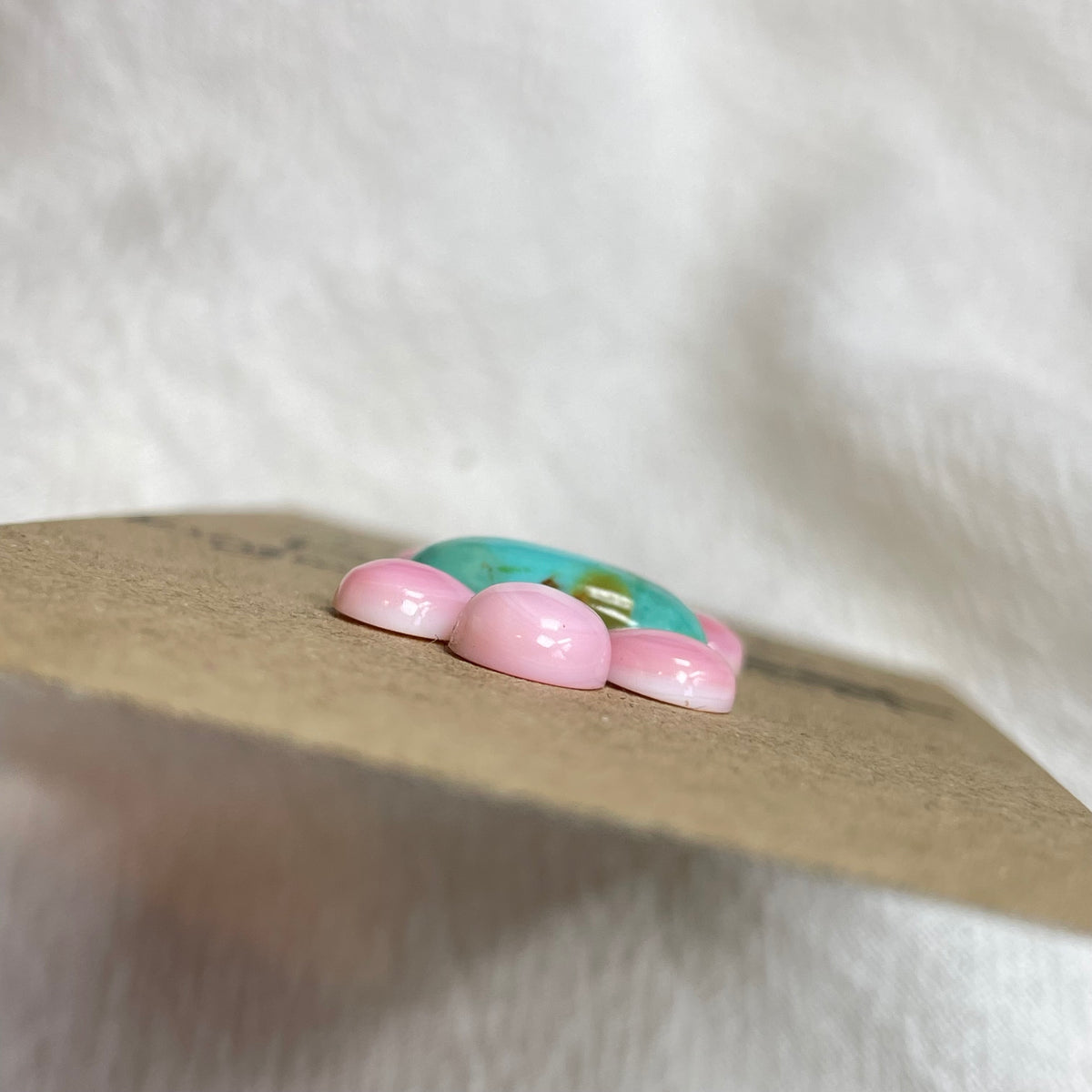Pink Conch / Kingman Turquoise Cabochon - PK63