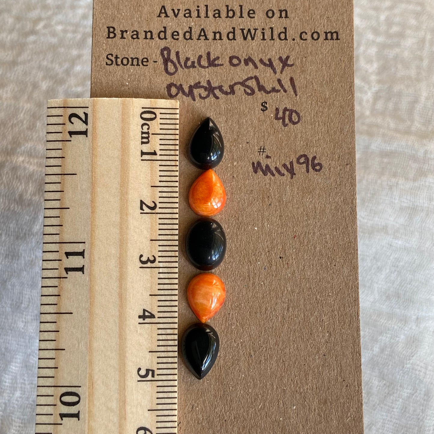 Black Onyx /Oystershell Cabochon - MIX96