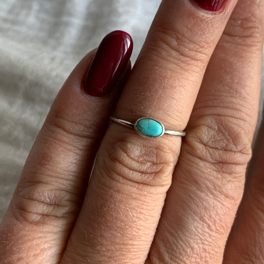 Sterling Silver Ring - R35  Size - 5