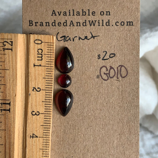Garnet Cabochon - G010