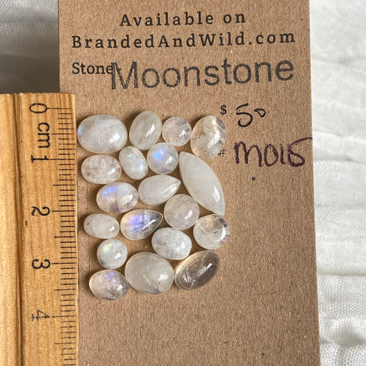 Moonstone cabochon - M015 A6F72B74-2F17-477A-869B-46F09BA3E3B0 Brandedandwild.com
