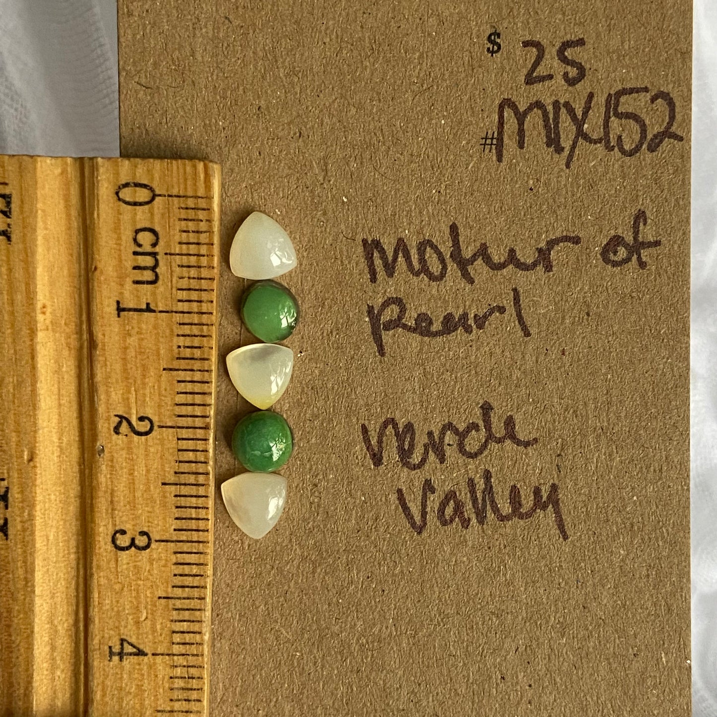 Mother of Pearl / Verde Valley Cabochon - MIX152
