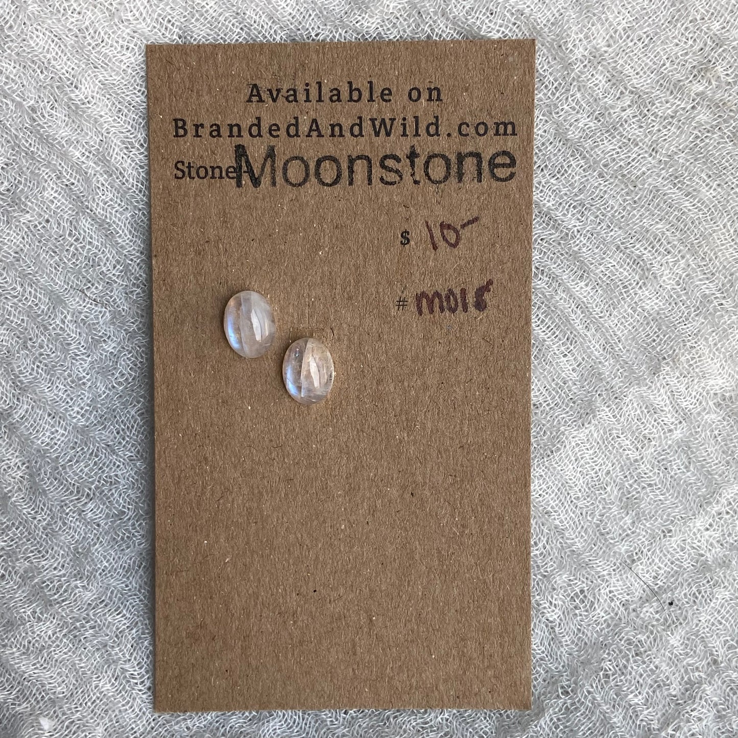 Moonstone cabochon - M018