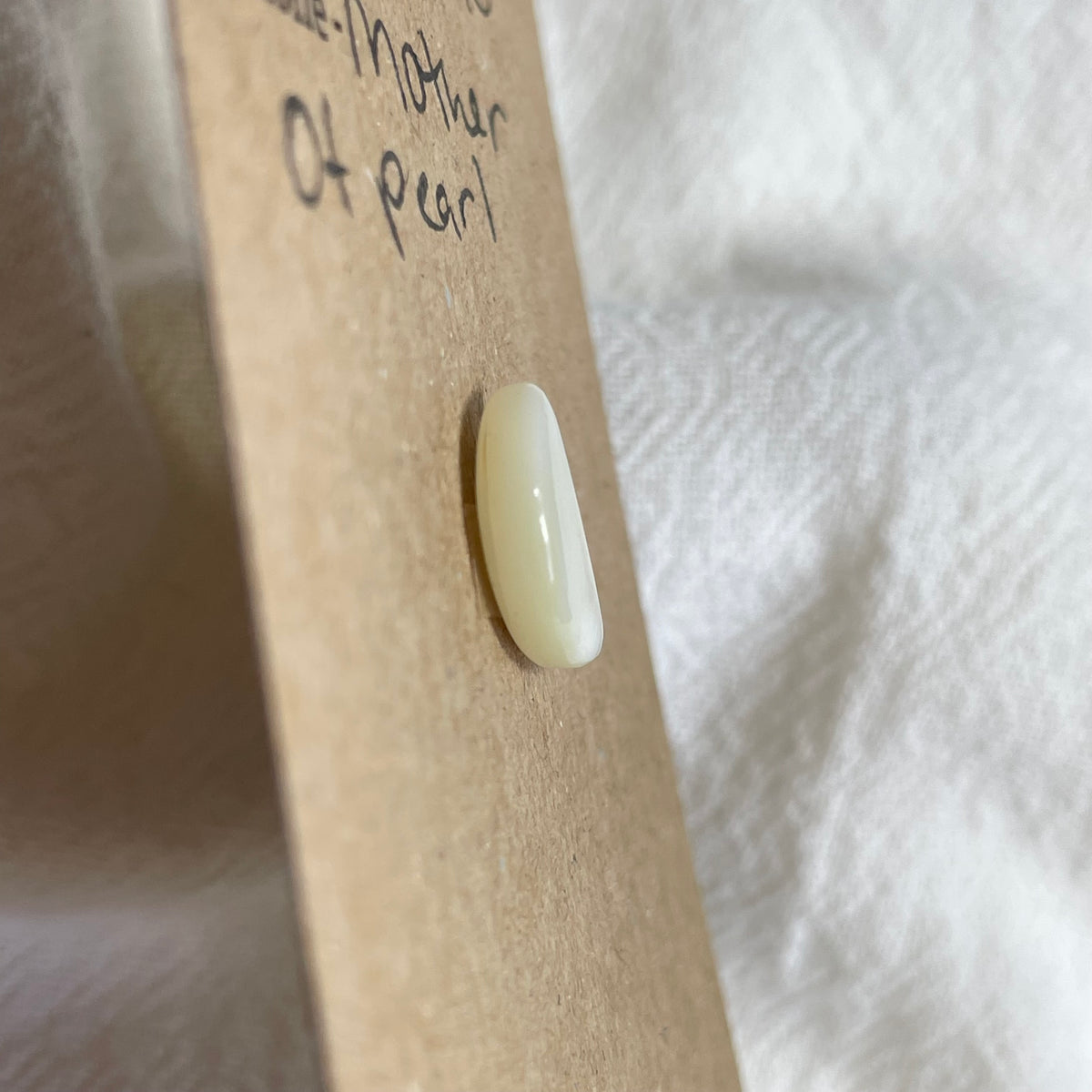 Mother of pearl cabochon - MP11