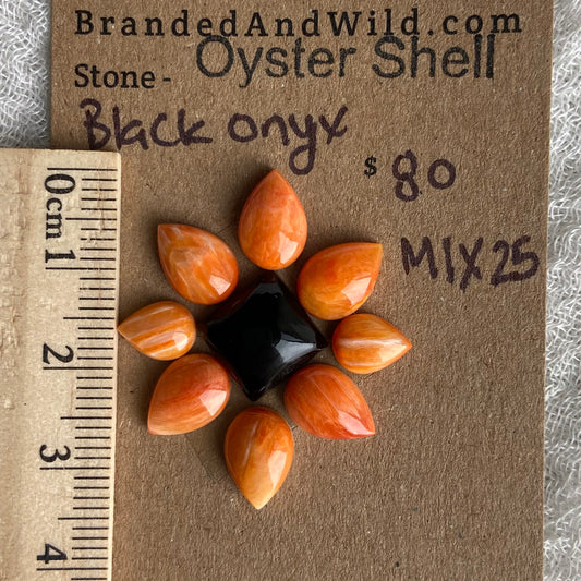Oystershell - Black Onyx Cabochon - MIX25