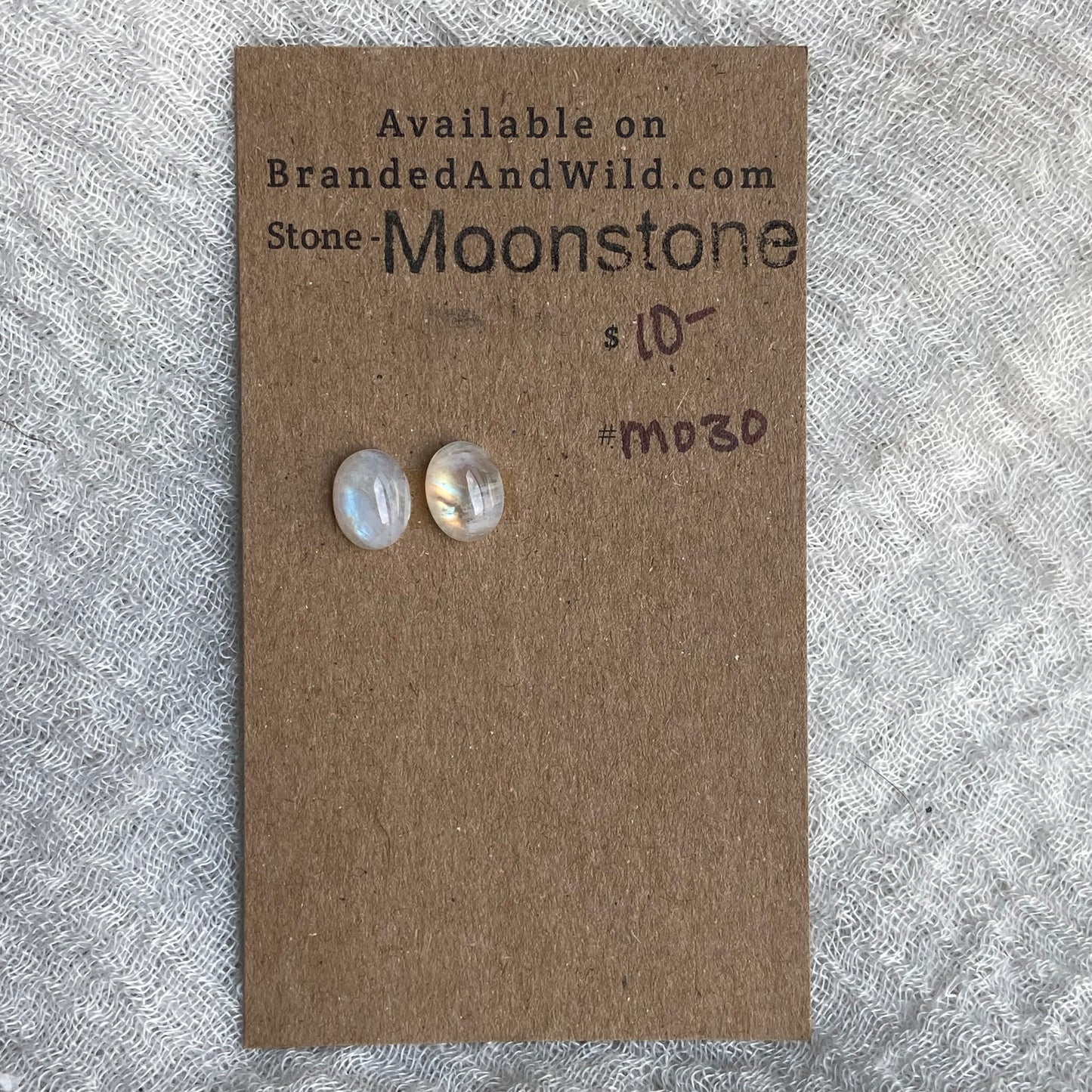 Moonstone cabochon - M030
